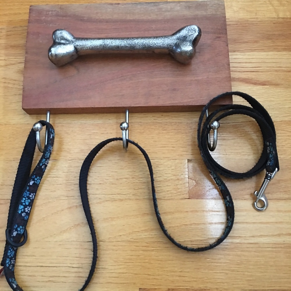Dog Bone leash organizer with 3 hooks